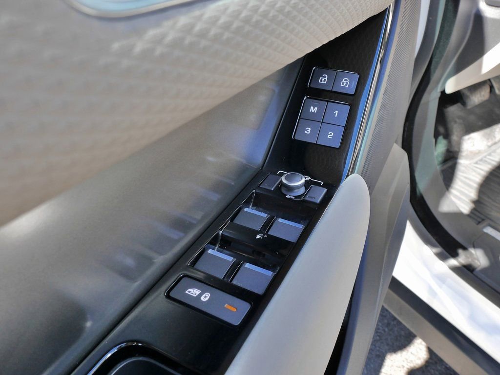 Used 2023 Land Rover Range Rover Velar S image 22