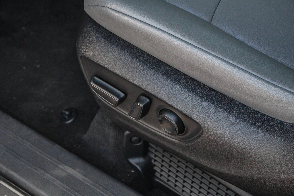 Certified 2023 Toyota Sienna XLE FWD image 14