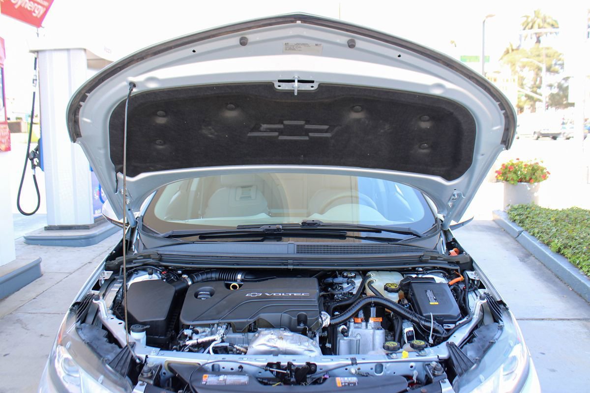 Used 2016 Chevrolet Volt LT w/ Comfort Package FWD image 33