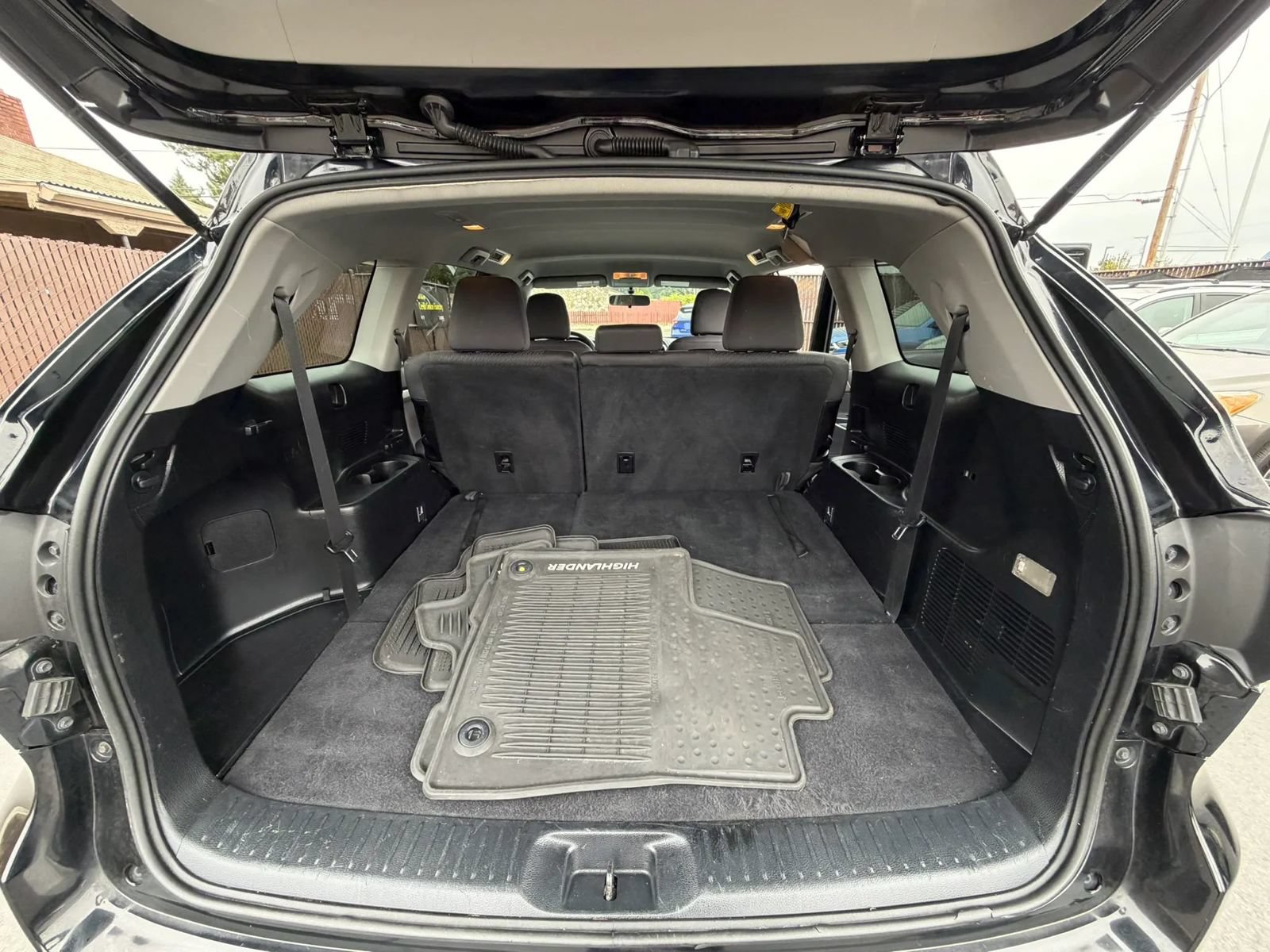 Used 2014 Toyota Highlander LE AWD/4WD image 13