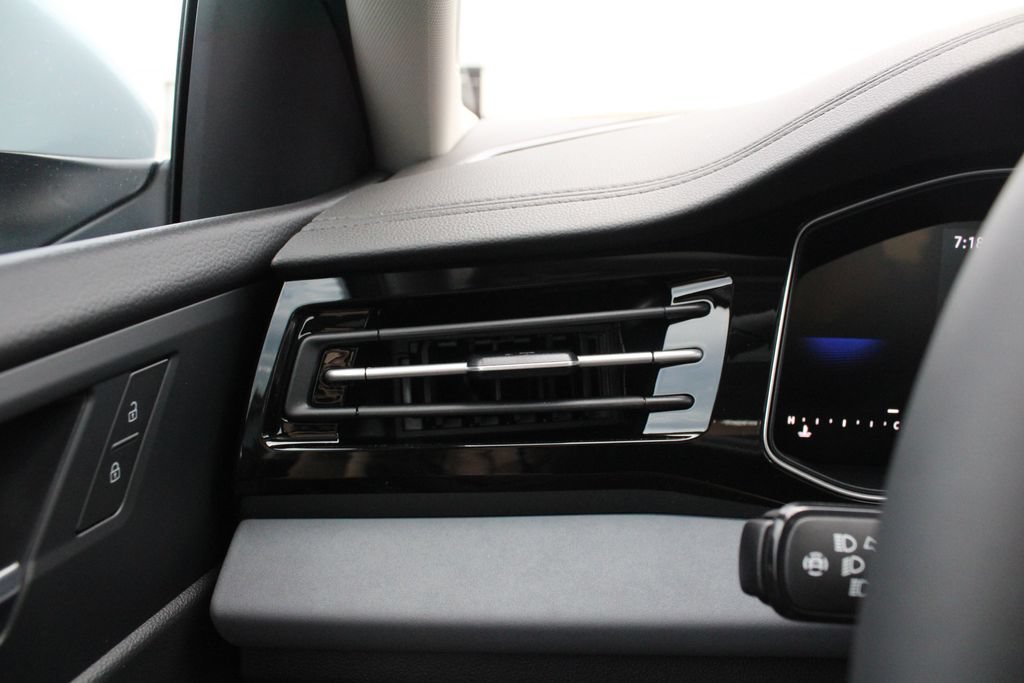 New 2027 Volkswagen Jetta SE FWD image 9