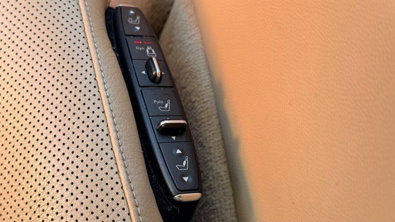 Used 2014 Mercedes-Benz CLS 550 image 24