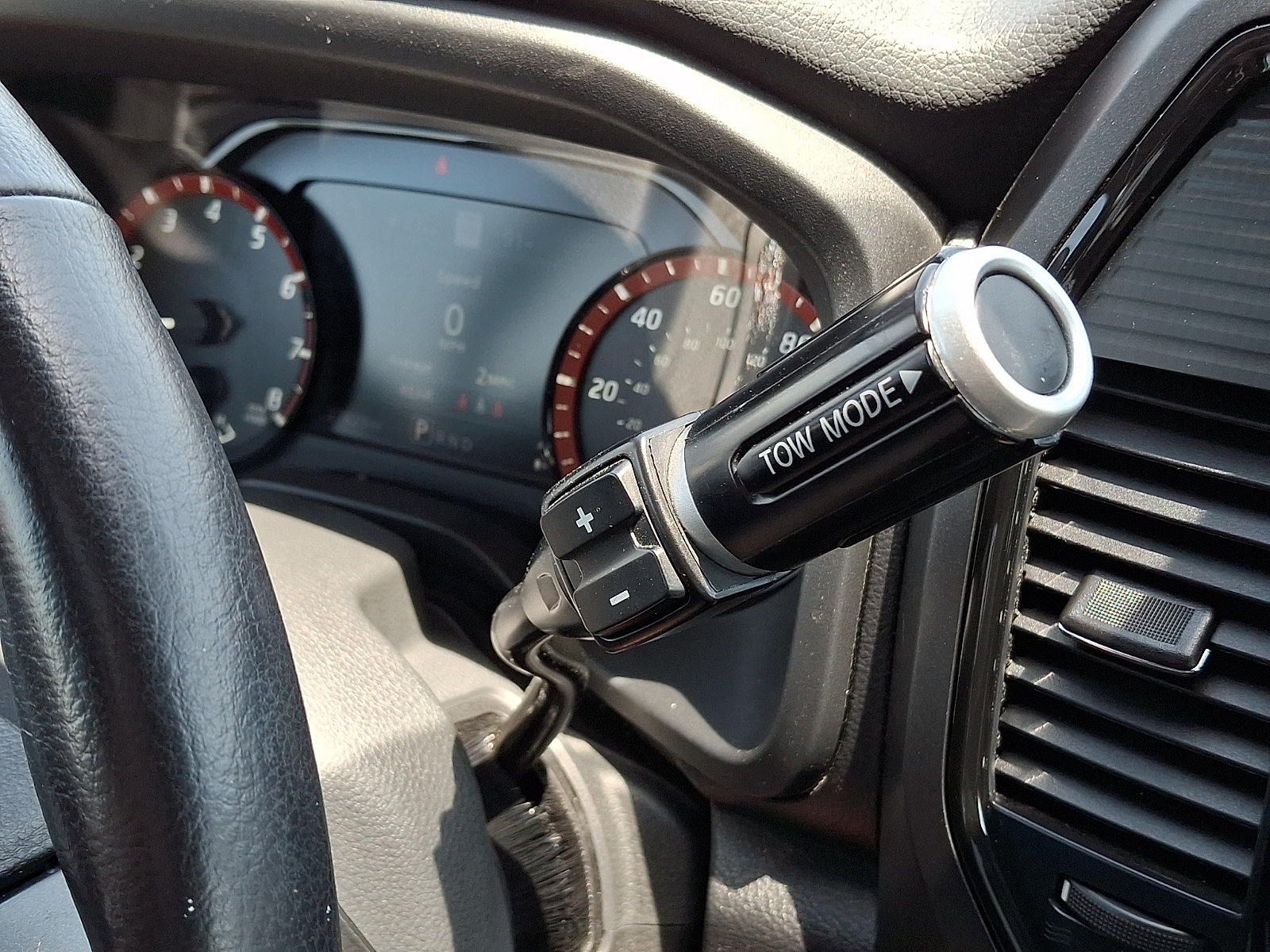 Certified 2024 Nissan Titan PRO-4X w/ Pro-4x Convenience Package AWD/4WD image 15