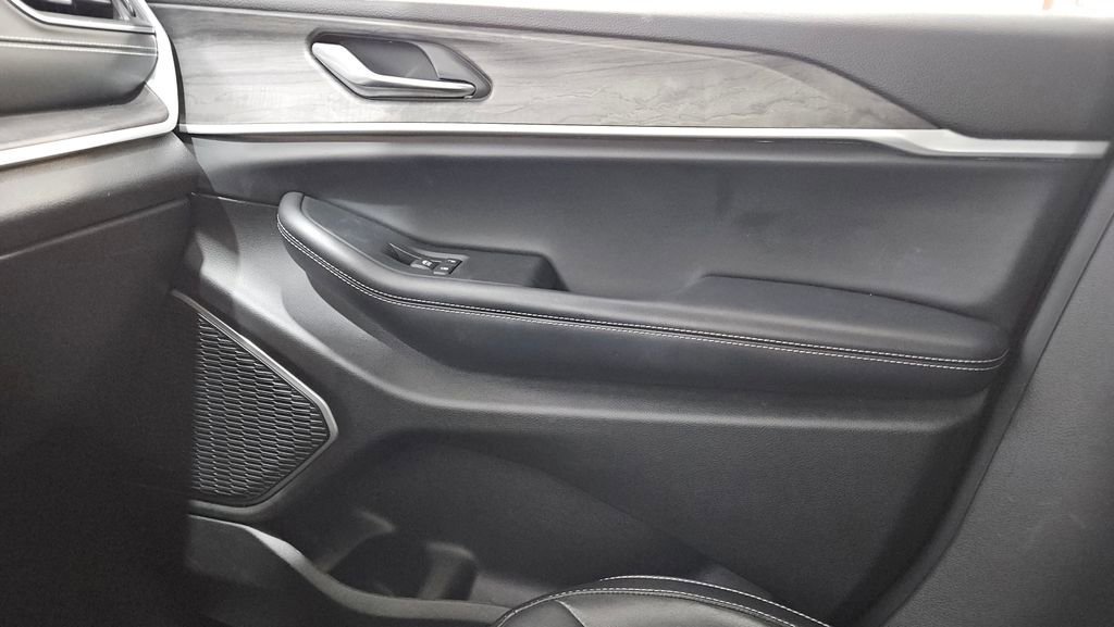 Used 2021 Jeep Grand Cherokee L Limited image 42