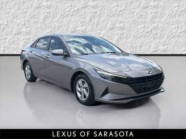 Used 2021 Hyundai Elantra SE FWD image 1