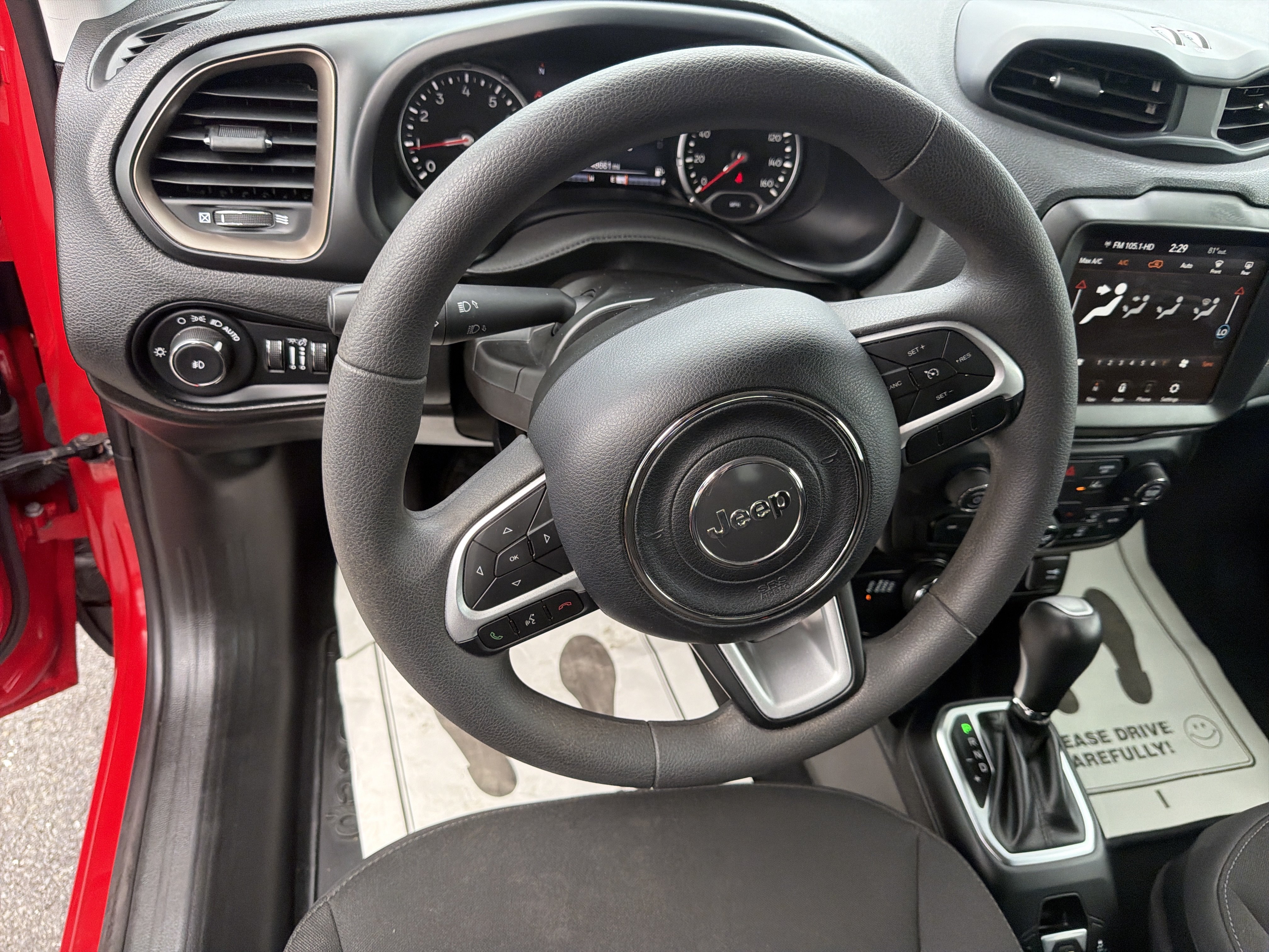 Used 2023 Jeep Renegade Latitude AWD/4WD image 17