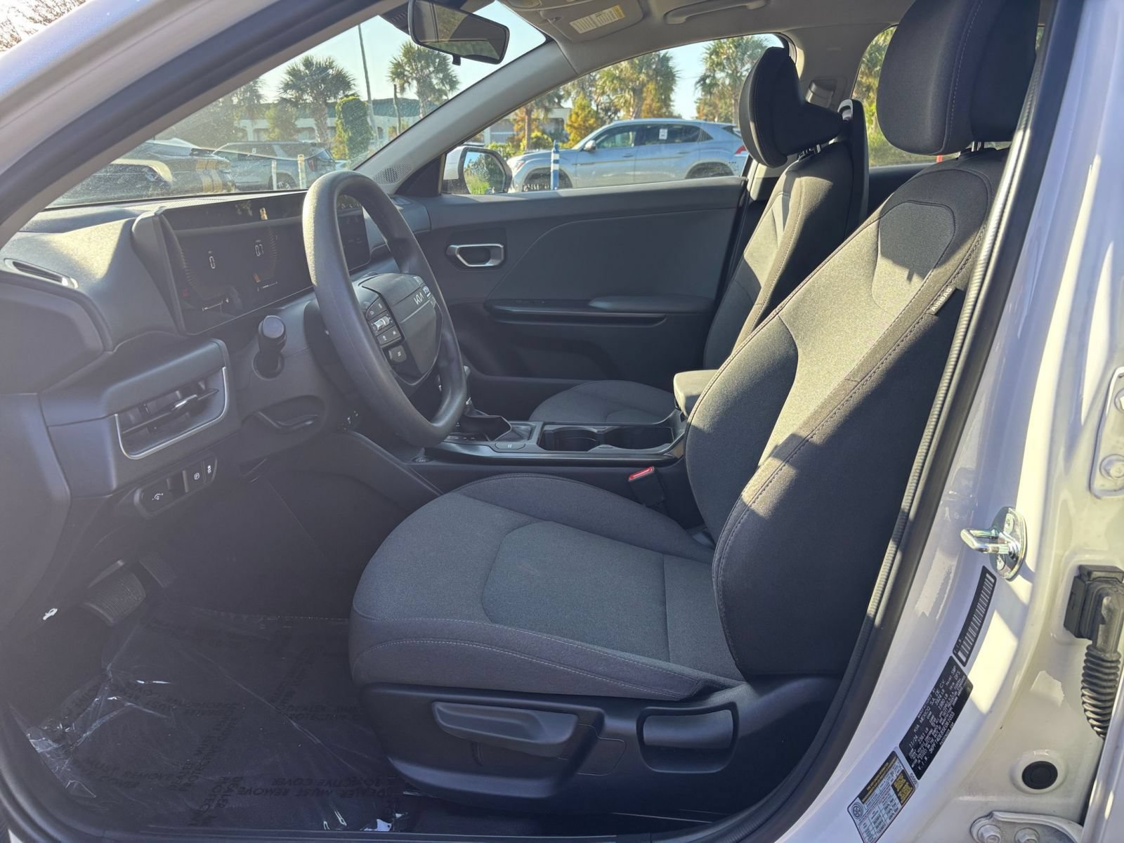 Used 2025 Kia K4 FWD image 28