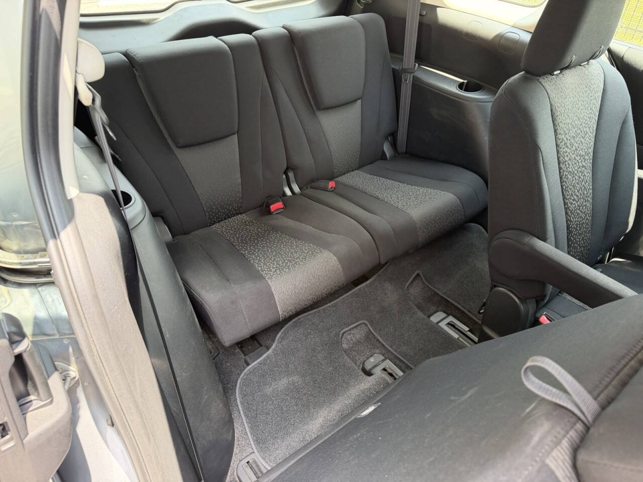 Used 2012 MAZDA MAZDA5 Touring w/ Moonroof & Audio Pkg FWD image 16
