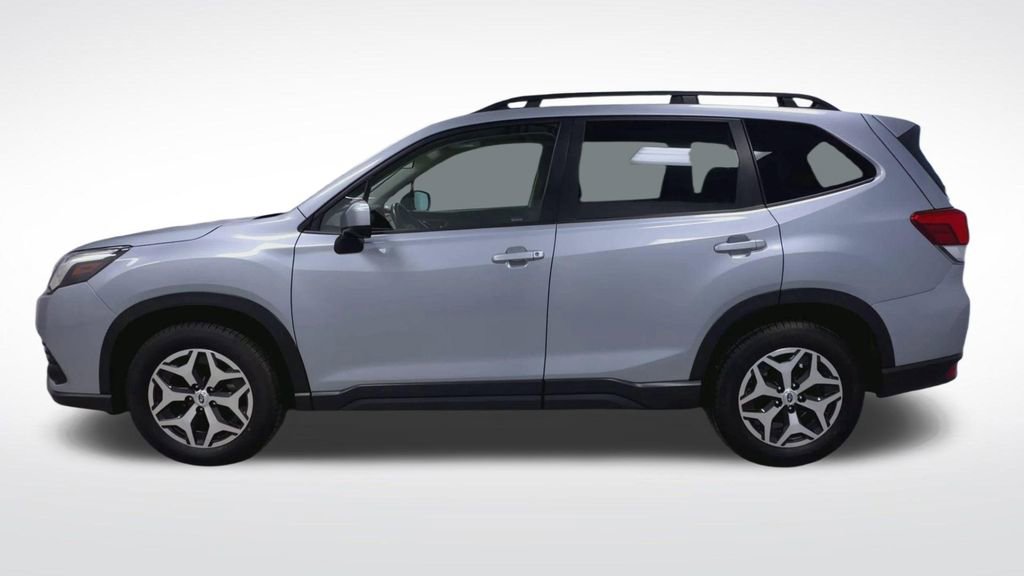 Used 2022 Subaru Forester Premium image 5