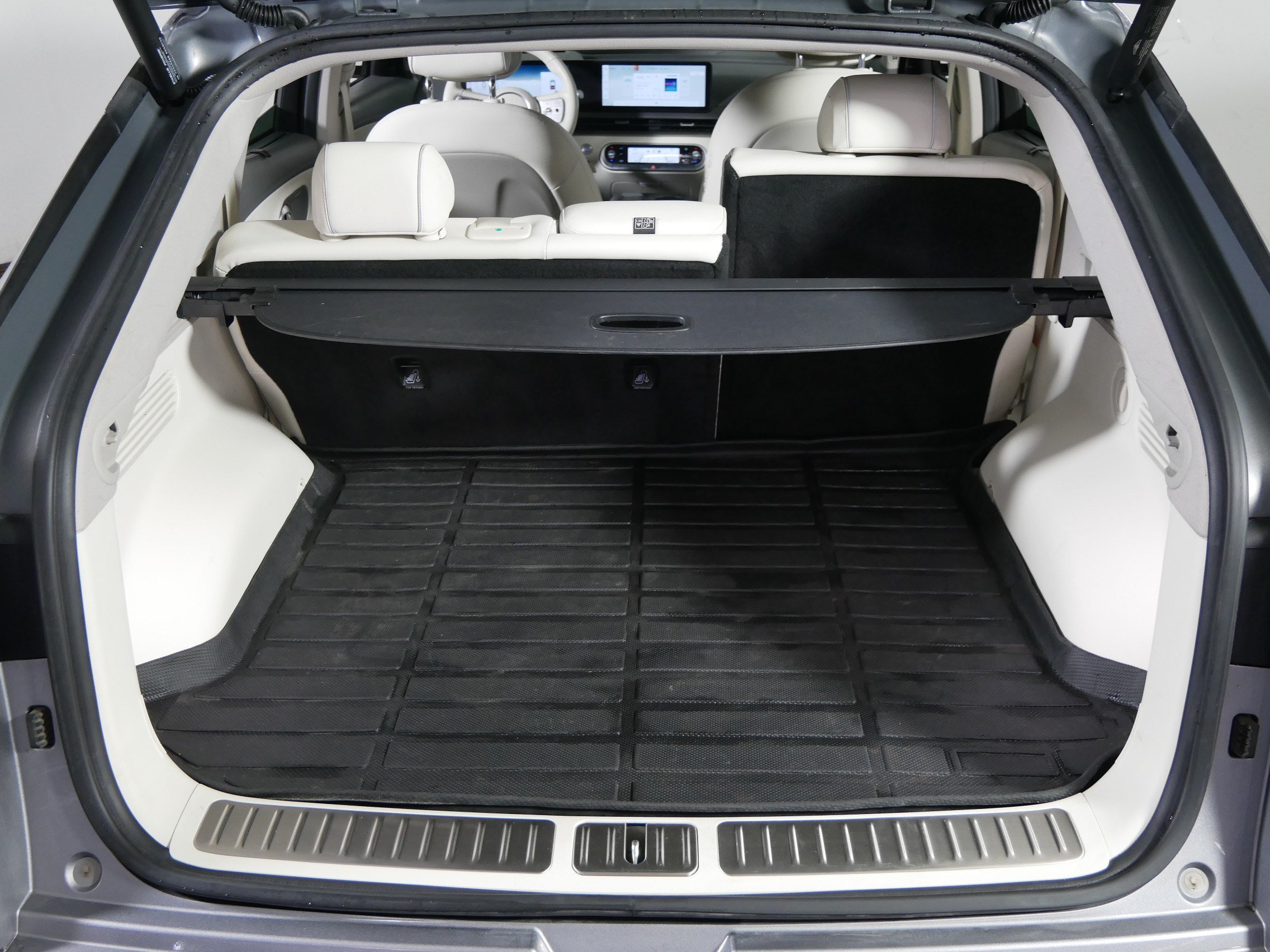 Certified 2023 Genesis GV60 Advanced AWD/4WD image 18