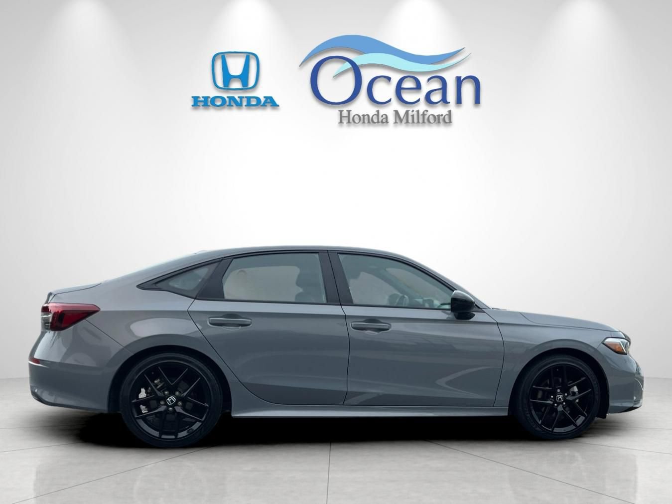 Used 2025 Honda Civic Sport image 2
