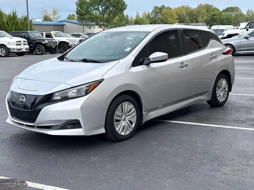 Used 2025 Nissan Leaf S FWD image 13