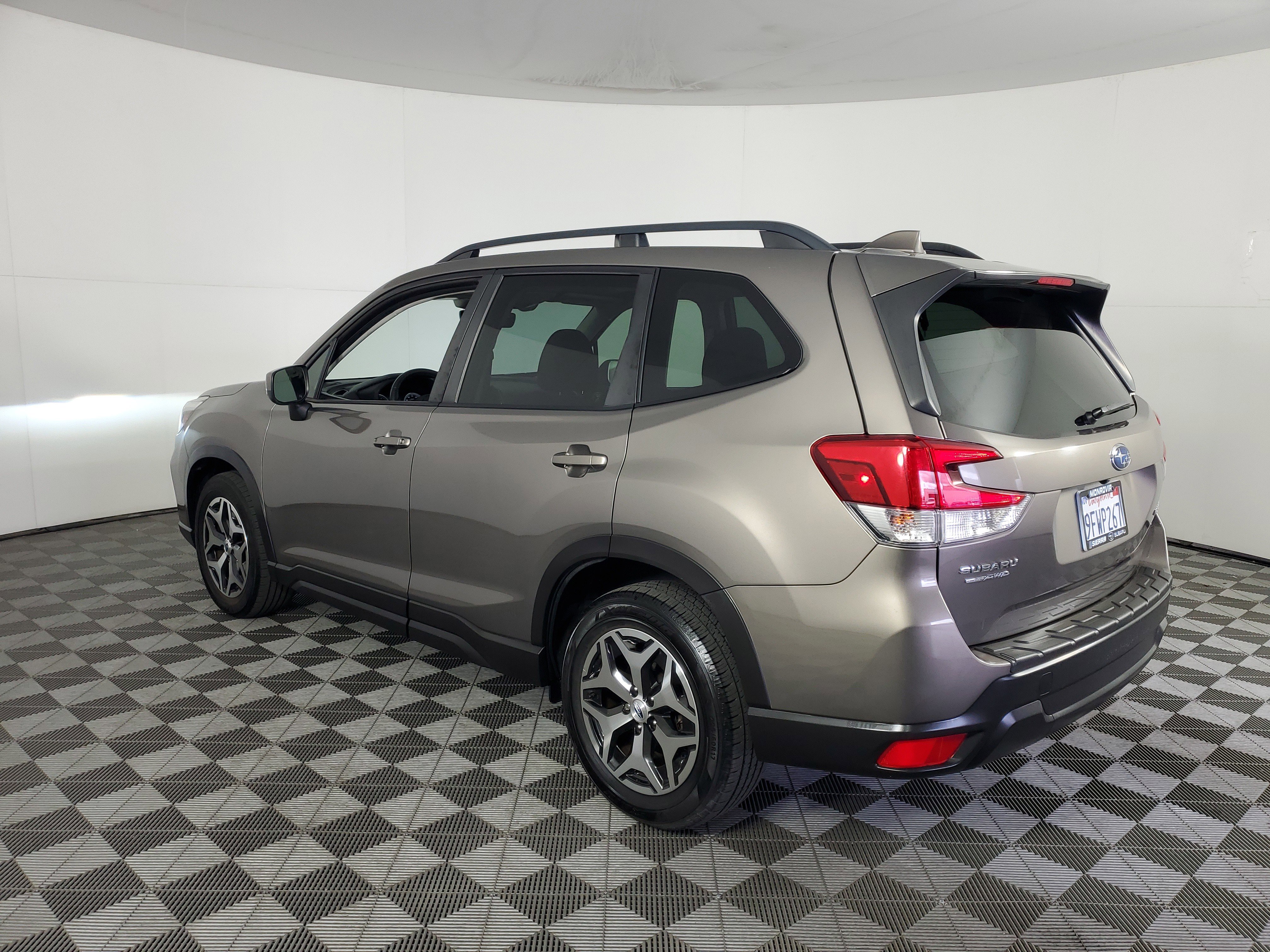 Used 2021 Subaru Forester Premium AWD/4WD image 6