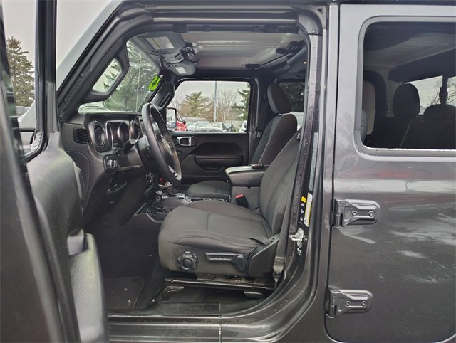 Used 2023 Jeep Gladiator Sport image 2