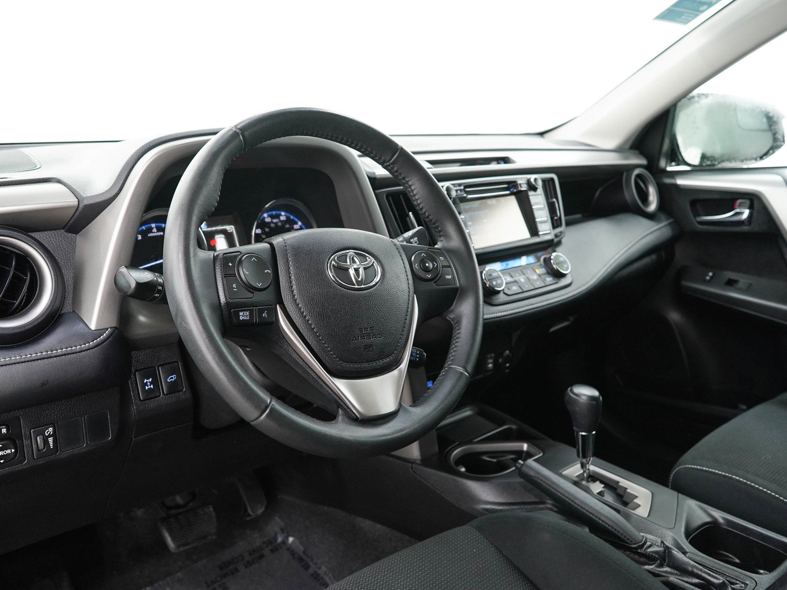 Used 2016 Toyota RAV4 XLE AWD/4WD image 23