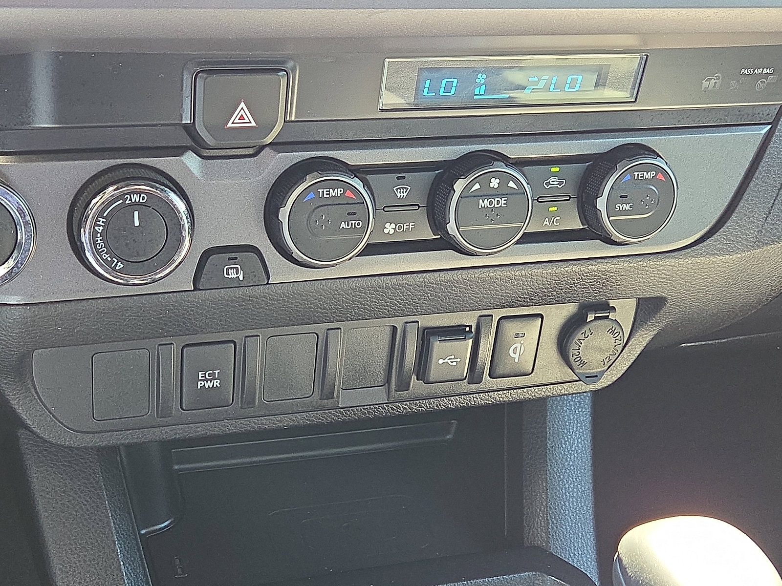 Used 2023 Toyota Tacoma TRD Off-Road AWD/4WD image 18