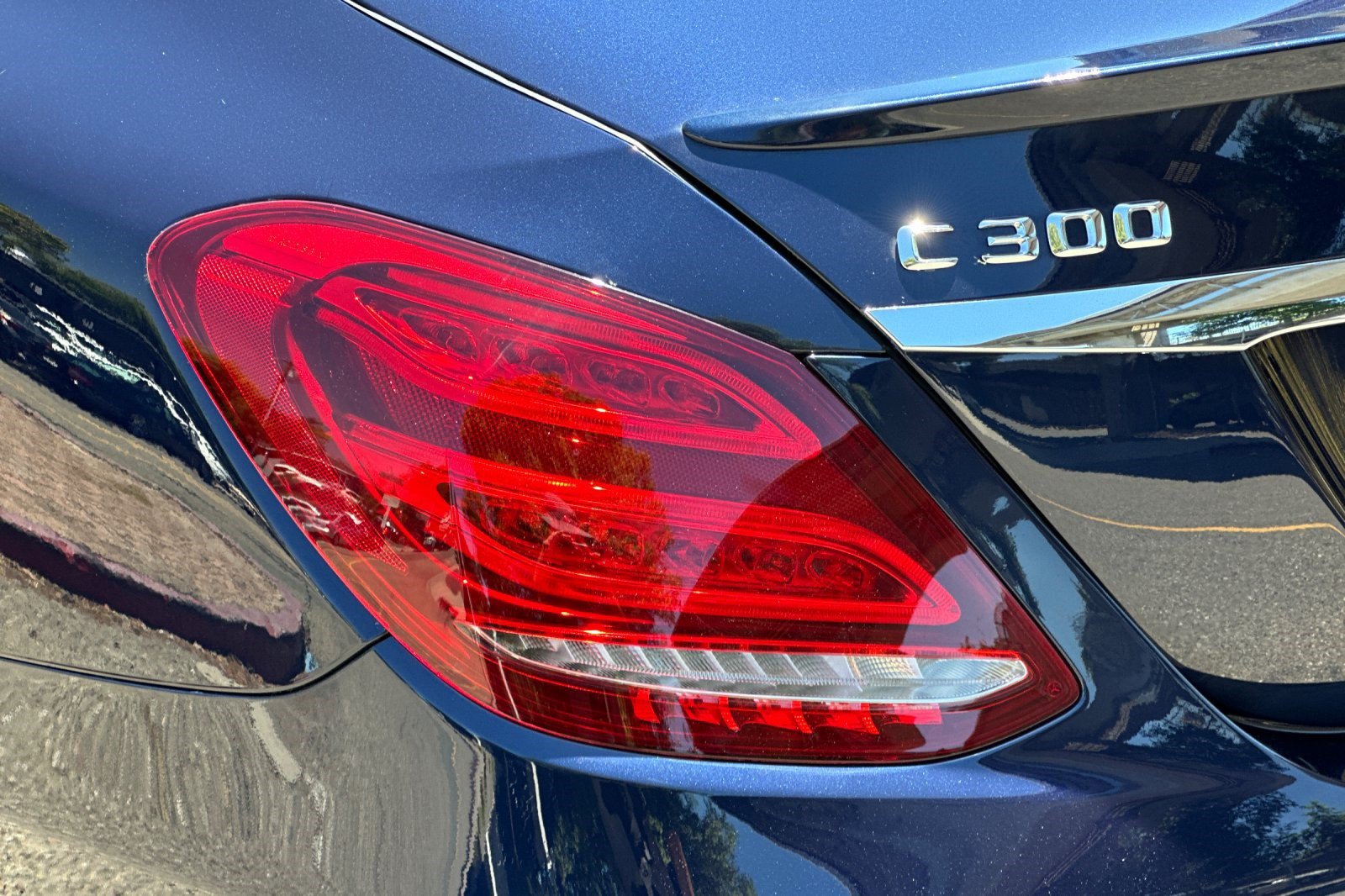 Used 2016 Mercedes-Benz C 300 Sedan image 28