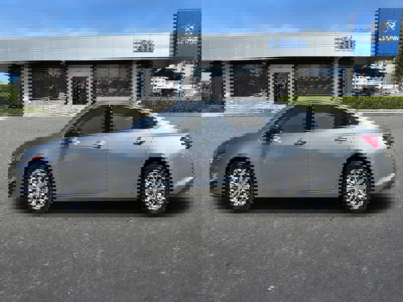 Used 2025 Chevrolet Malibu LT image 6