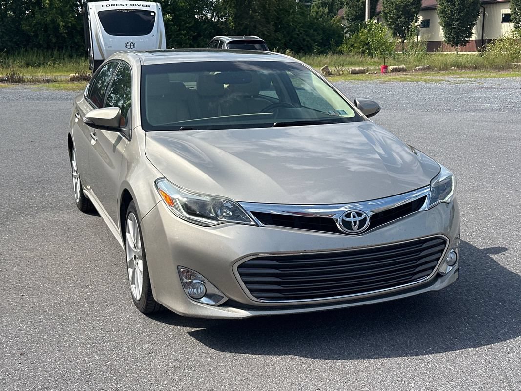 Used 2013 Toyota Avalon Limited FWD image 4