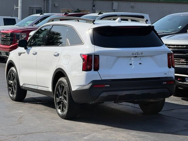 Used 2023 Kia Sorento S w/ Panoramic Sunroof Package AWD/4WD image 5