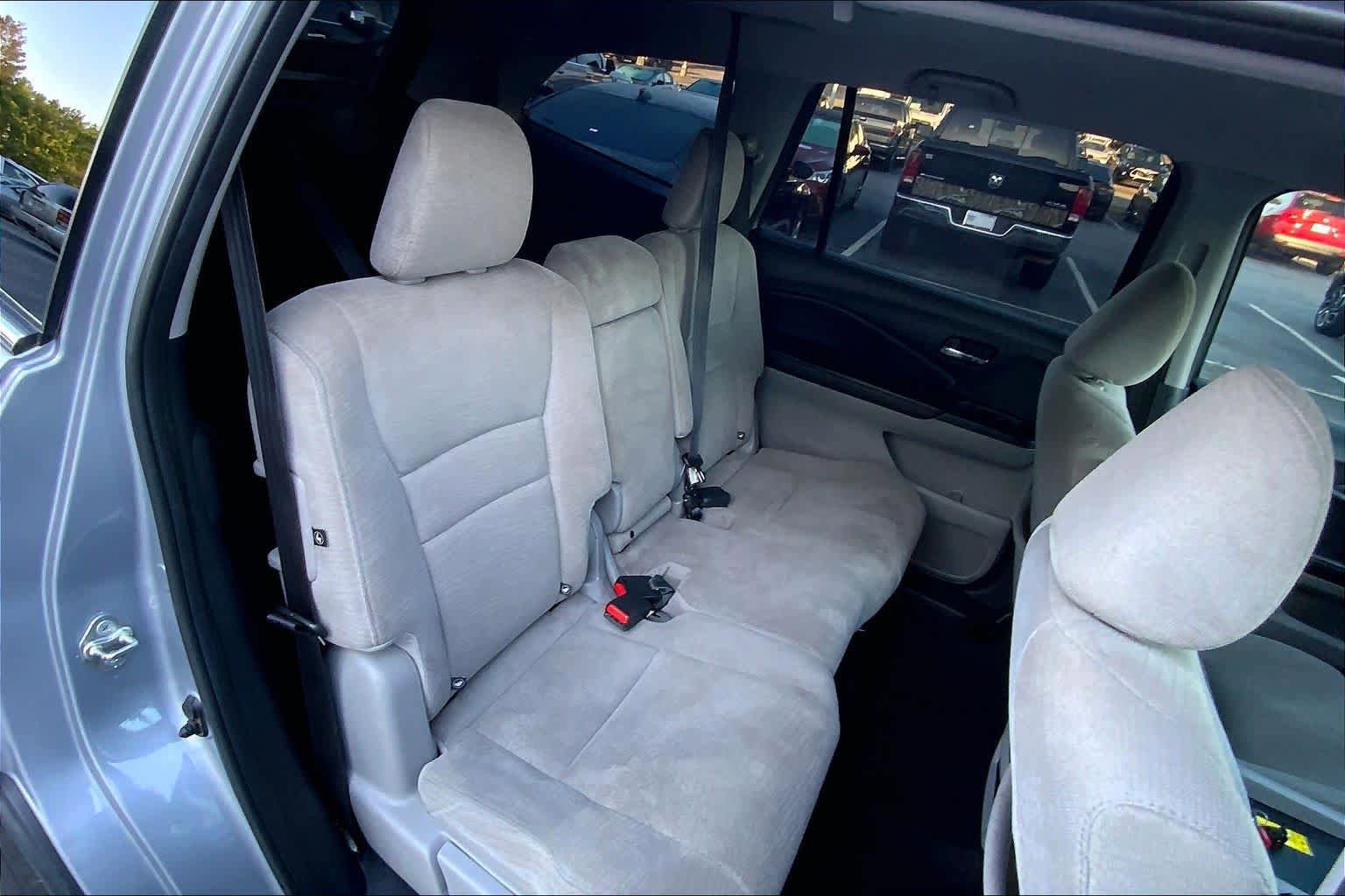 Used 2017 Honda Pilot EX image 19