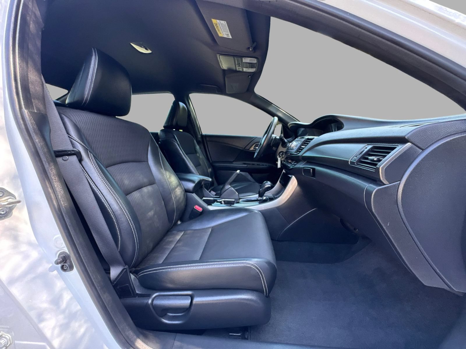 Used 2017 Honda Accord Sport image 39
