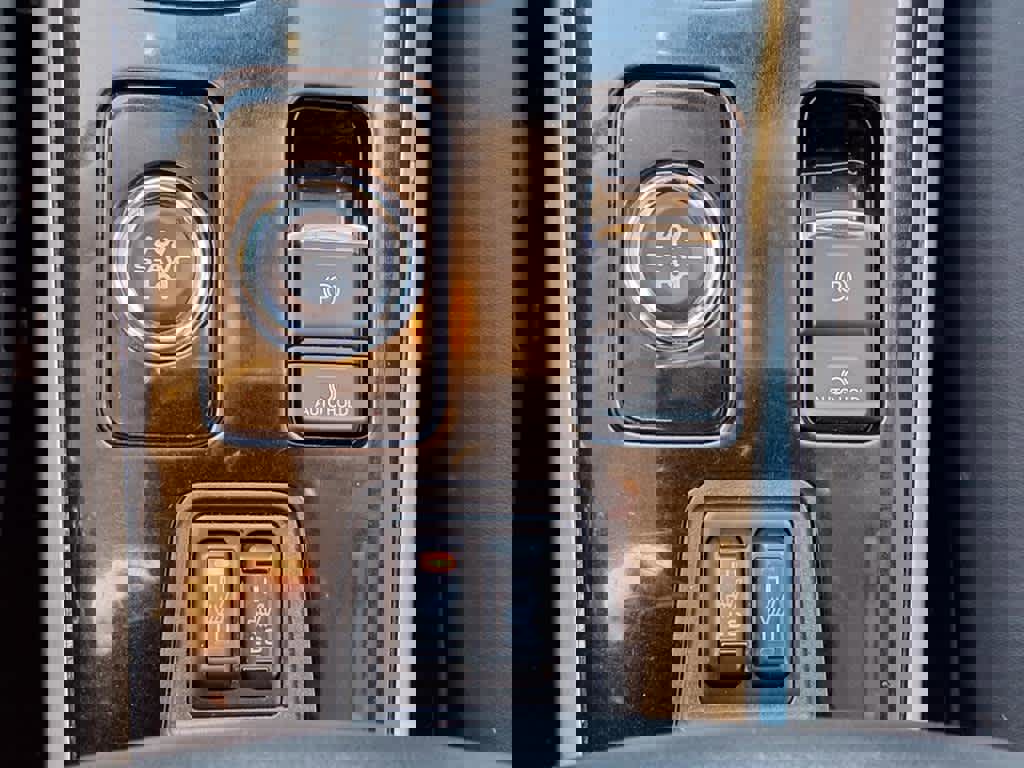 Used 2020 Mitsubishi Outlander SEL image 17