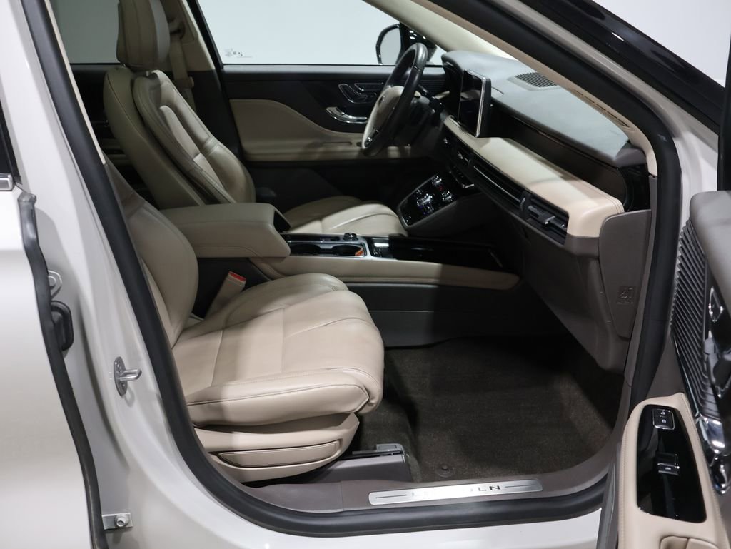 Used 2022 Lincoln Corsair Reserve w/ Equipment Group 201A image 23