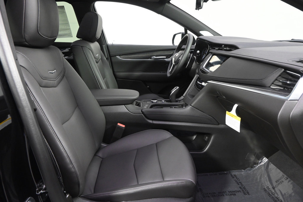 New 2026 Cadillac XT5 Sportv w/ LPO, Onyx Lite Package AWD/4WD image 16