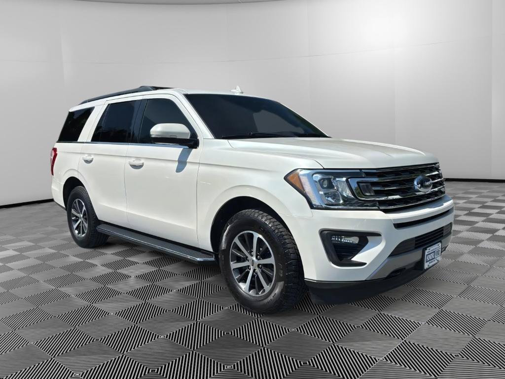 Used 2019 Ford Expedition XLT w/ Equipment Group 202A AWD/4WD image 2