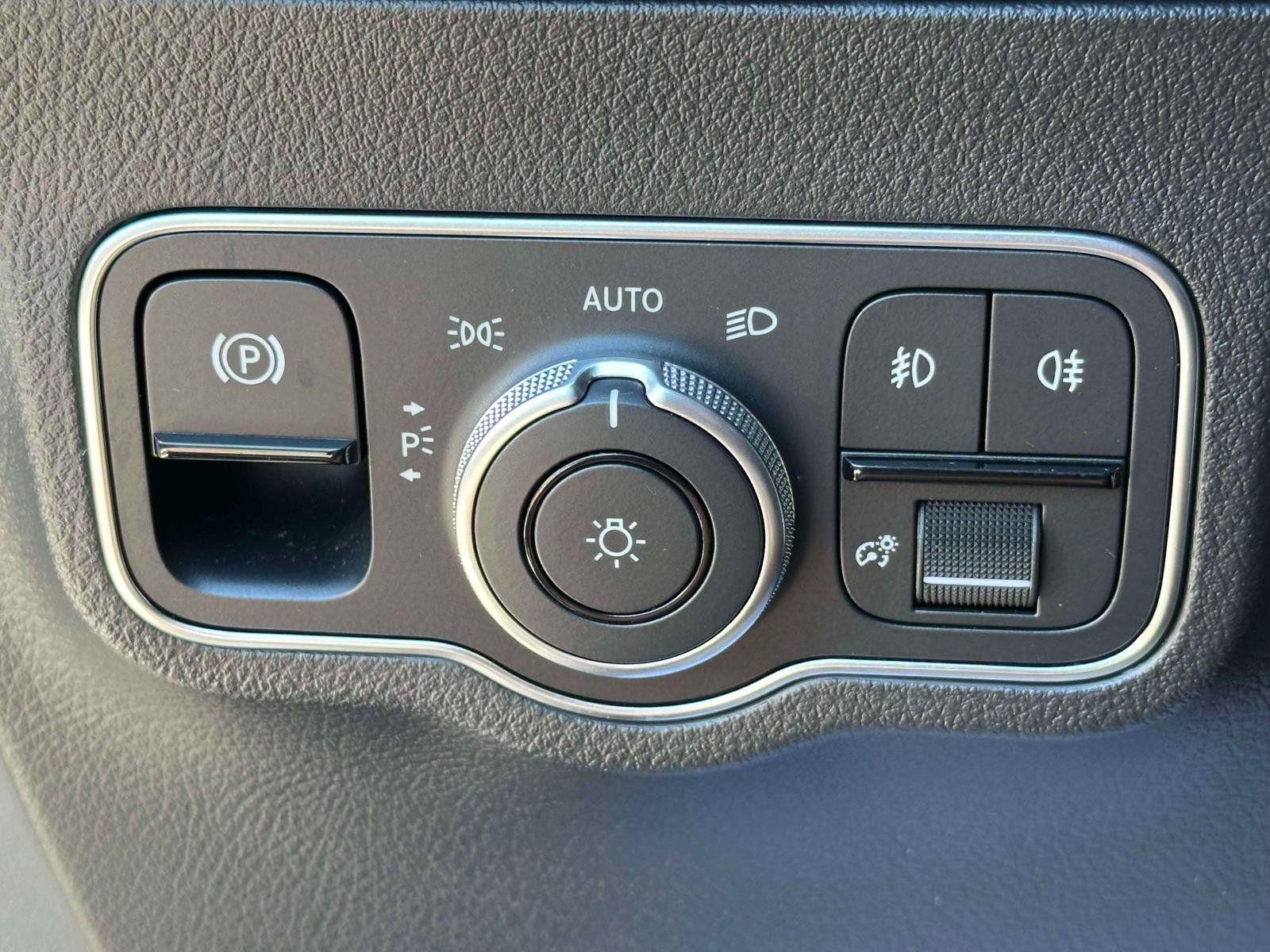 Certified 2023 Mercedes-Benz GLA 250 4MATIC image 17