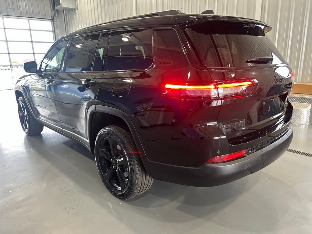 New 2025 Jeep Grand Cherokee L Limited w/ Luxury Tech Group II RWD image 4