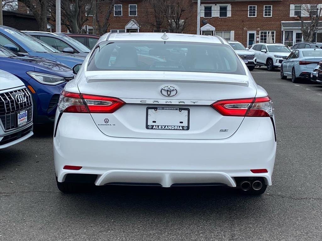 Used 2019 Toyota Camry SE image 4