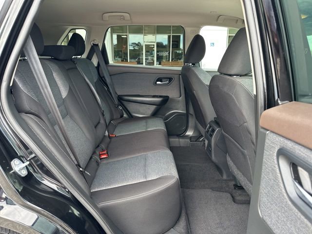 Used 2023 Nissan Rogue SV image 37