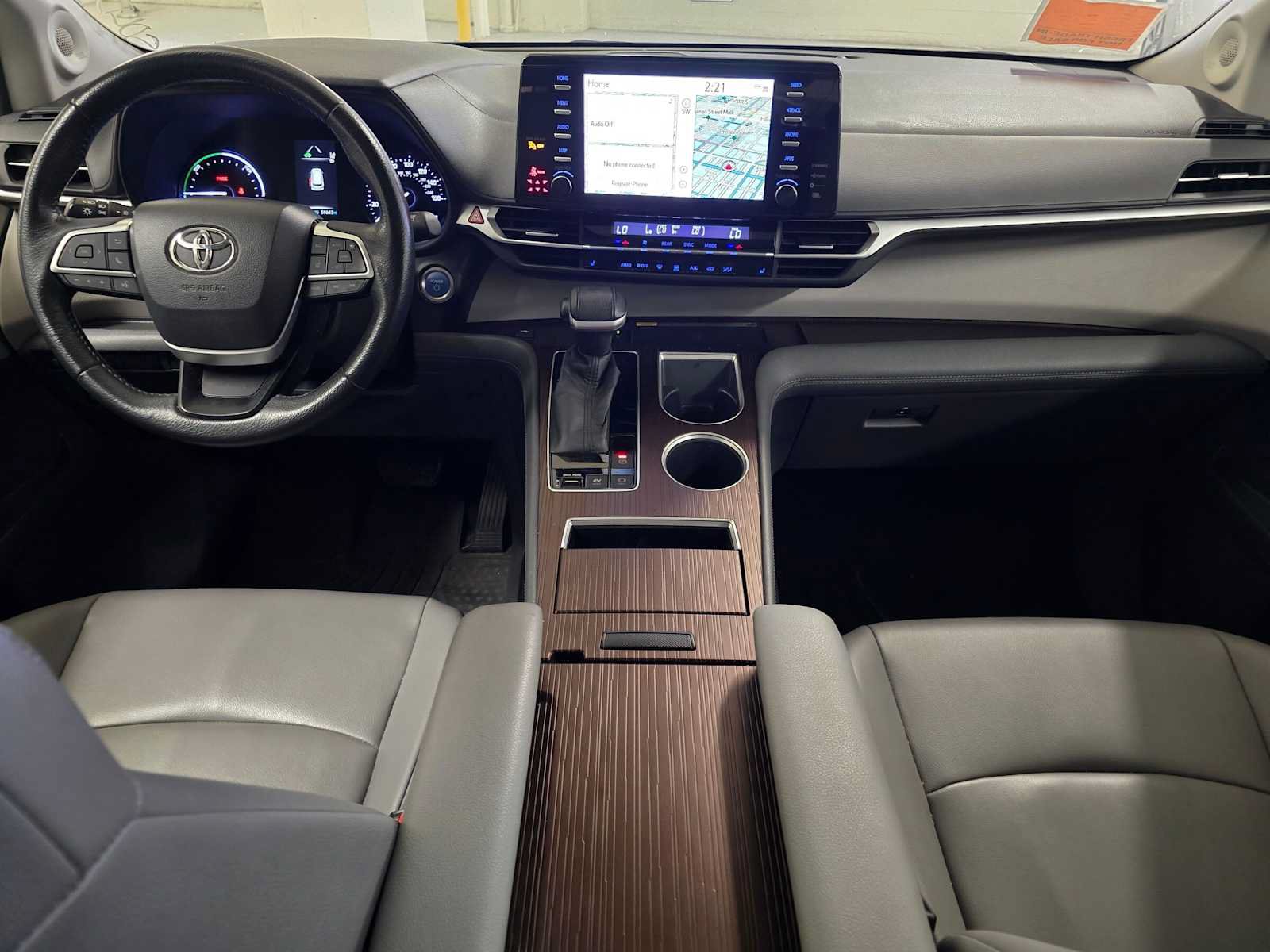 Used 2021 Toyota Sienna XLE w/ XLE Plus Package FWD image 17
