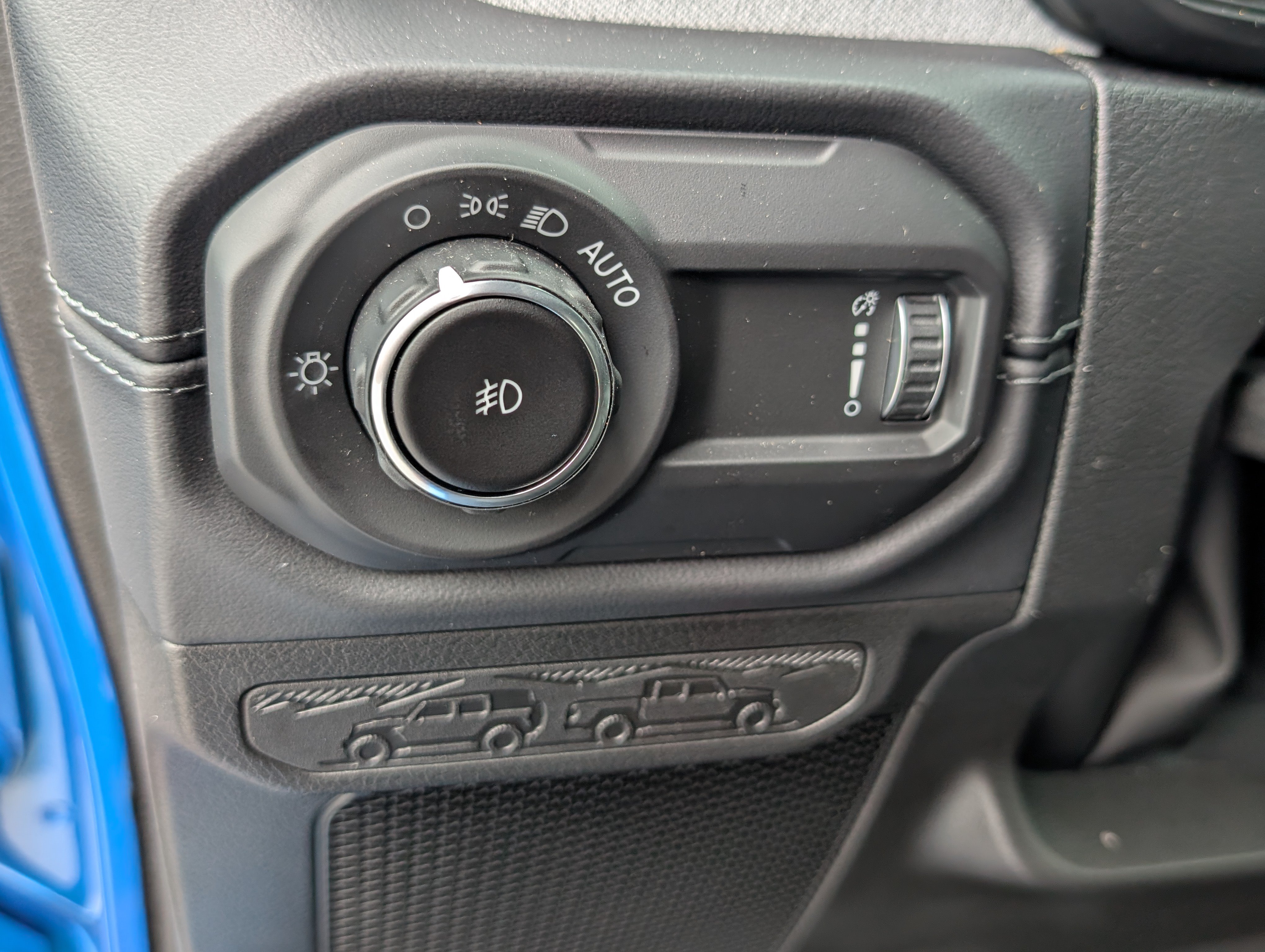 New 2026 Jeep Wrangler Unlimited Sahara AWD/4WD image 17