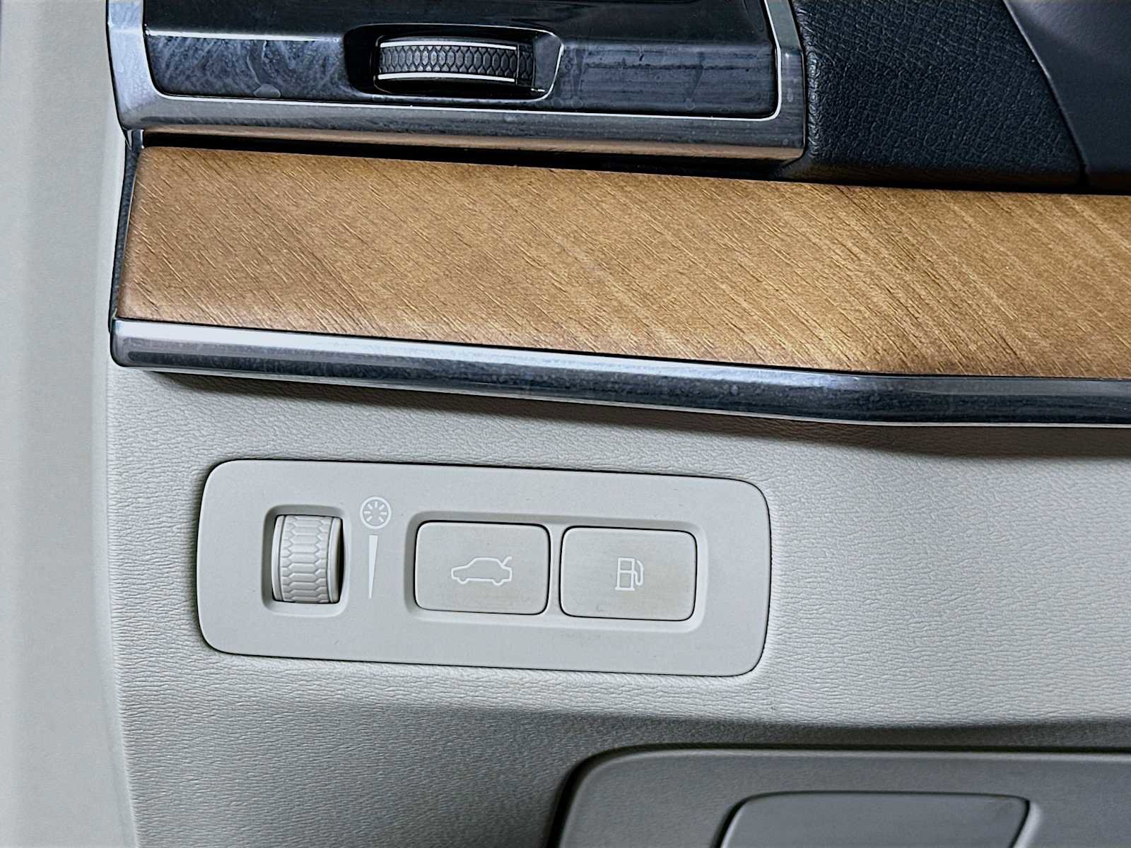 Certified 2021 Volvo XC90 T8 Inscription Expression w/ Advanced Package image 10