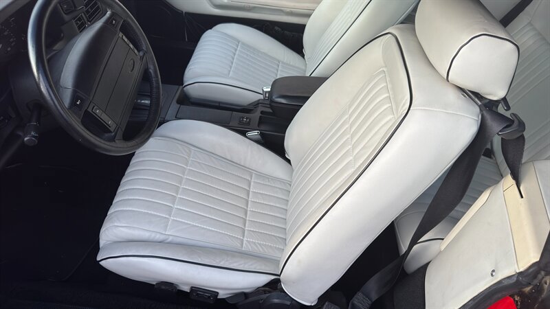 Used 1992 Ford Mustang LX image 18