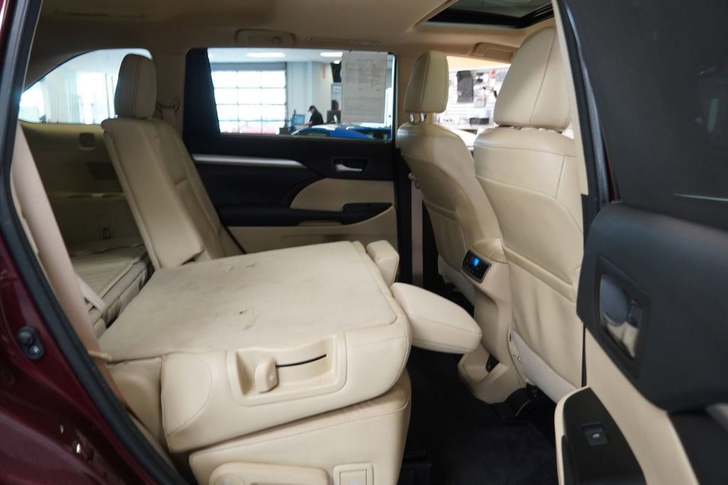 Used 2015 Toyota Highlander XLE image 33