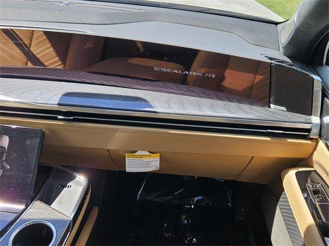New 2026 Cadillac Escalade IQ Luxury 2 image 20