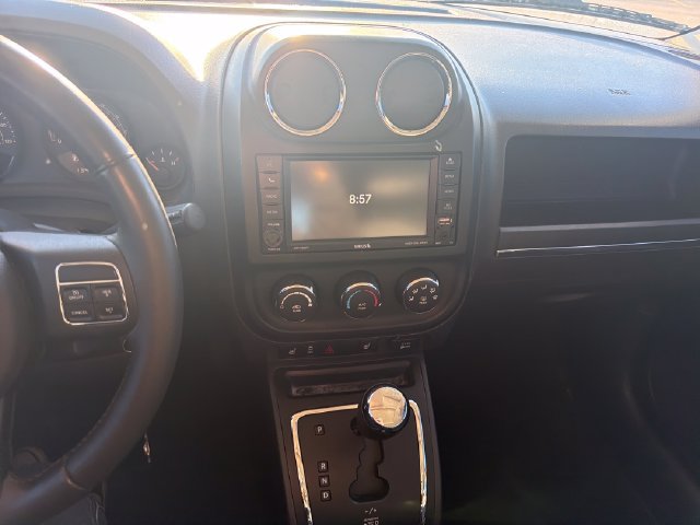Used 2015 Jeep Patriot High Altitude AWD/4WD image 17