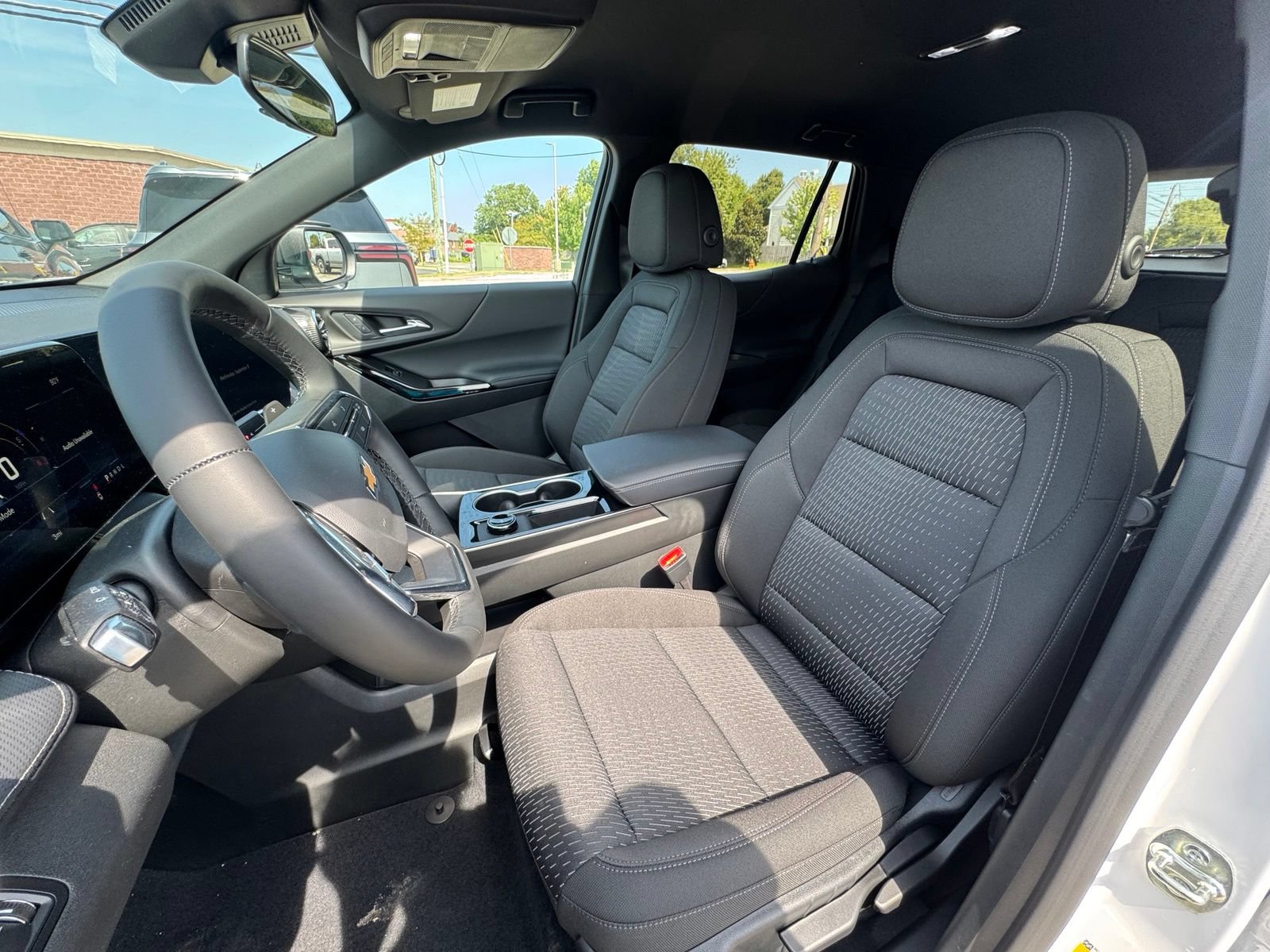 New 2027 Chevrolet Equinox LT FWD image 13