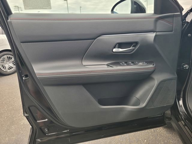 New 2026 Nissan Kicks SR image 7