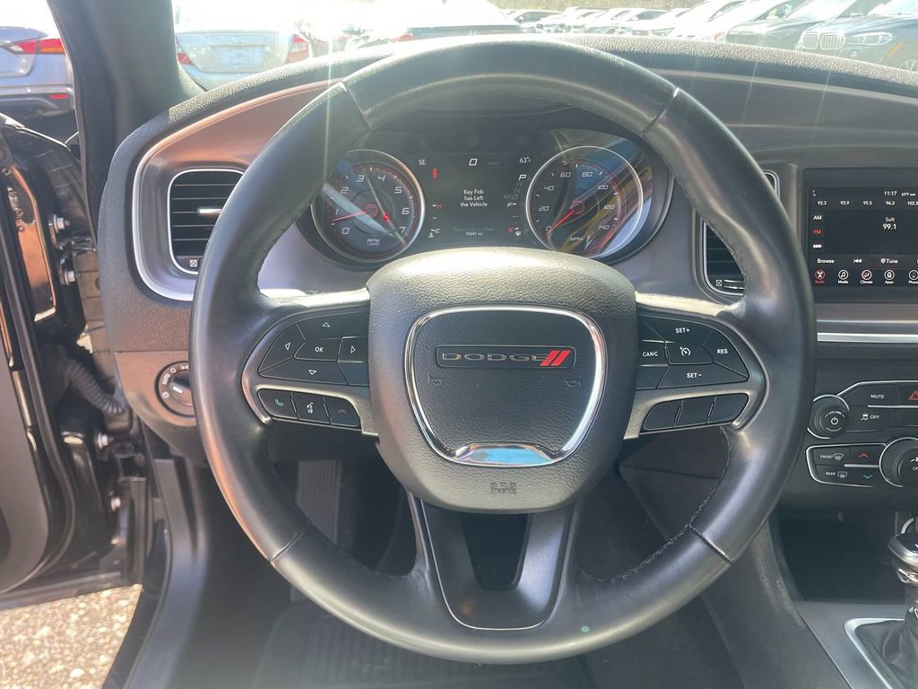 Used 2019 Dodge Charger SXT RWD image 15