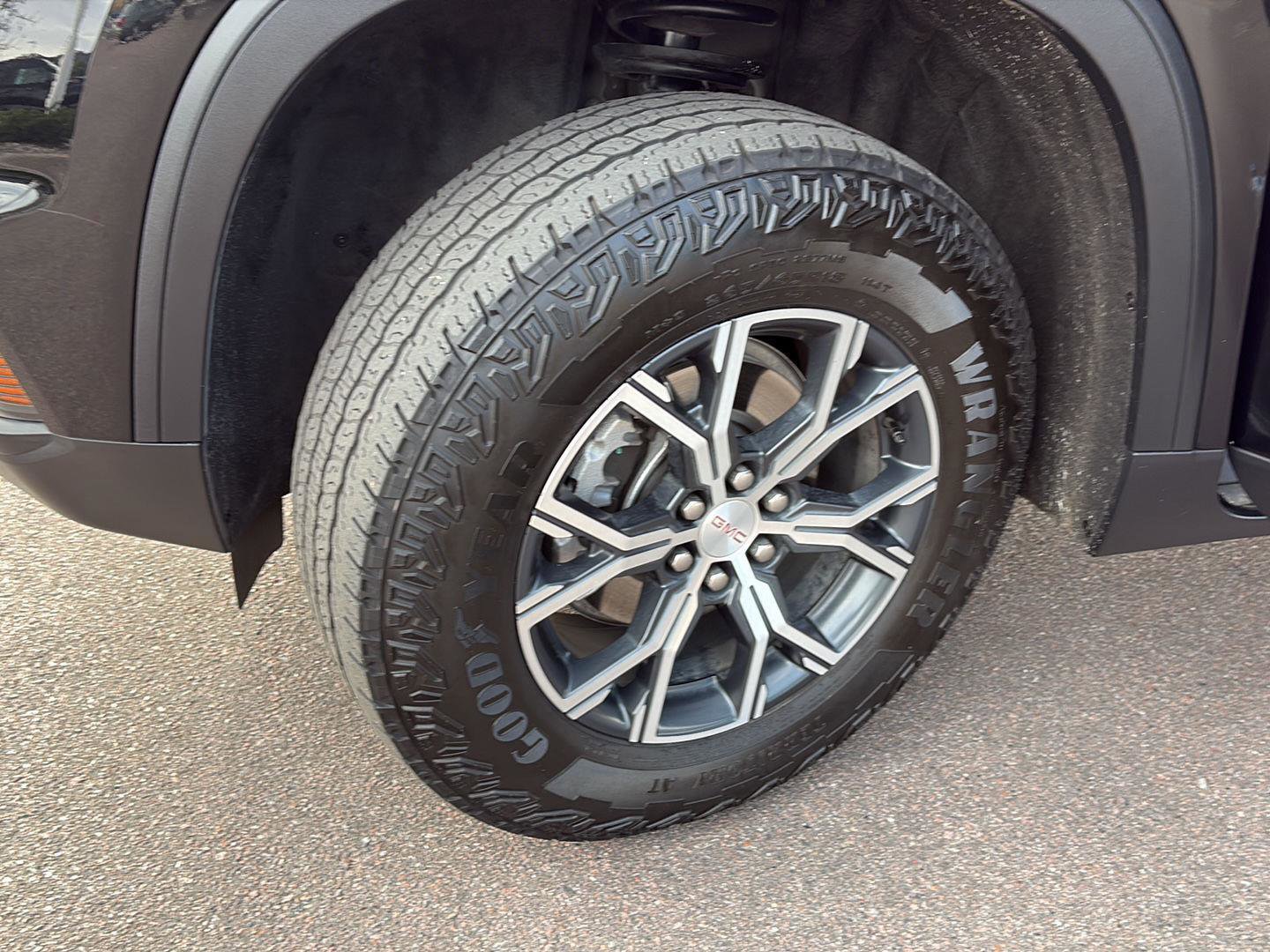 Used 2025 GMC Acadia AT4 w/ LPO, Floor Liner Package image 8