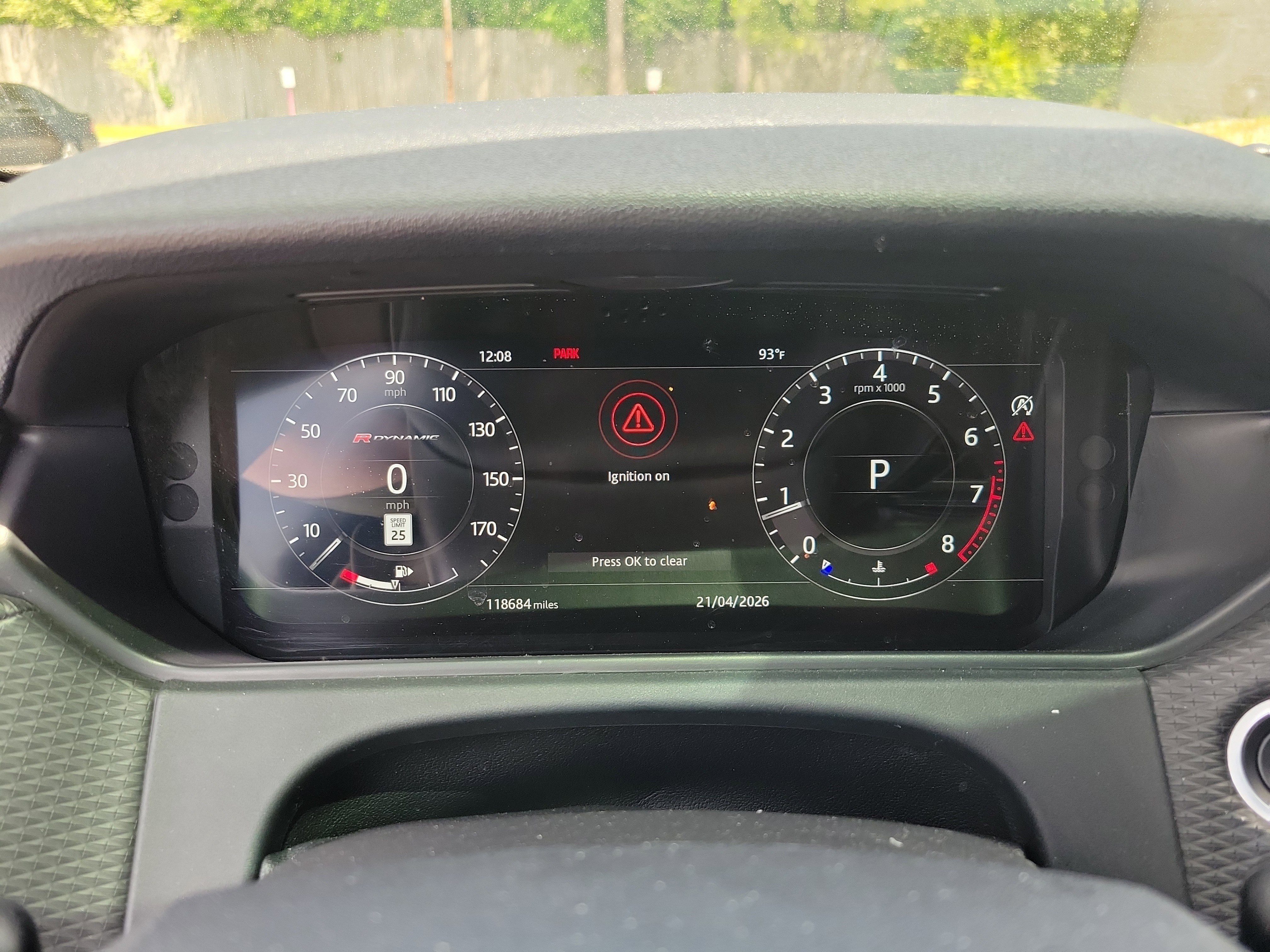 Used 2019 Land Rover Range Rover Velar R-Dynamic SE image 17