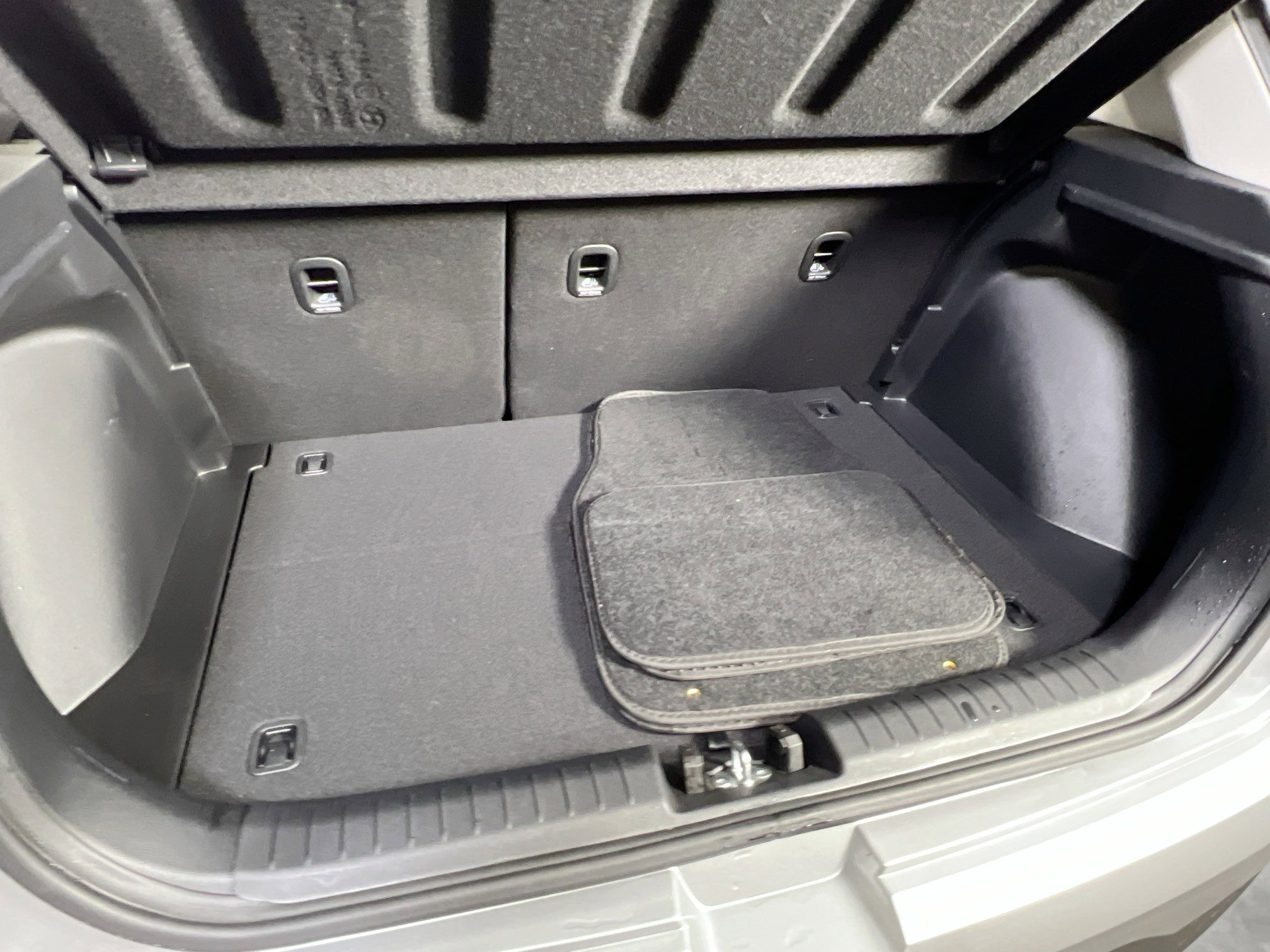 Used 2024 Hyundai Venue SEL FWD image 23