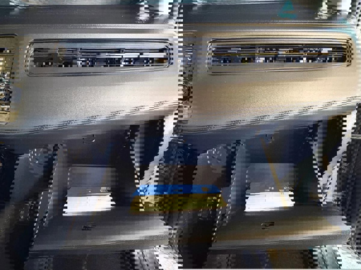 Used 2016 Honda HR-V LX image 39