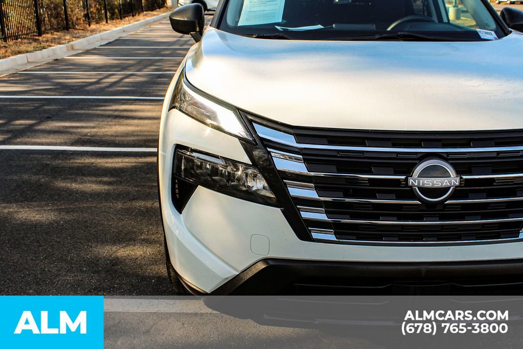 Used 2024 Nissan Rogue S image 12