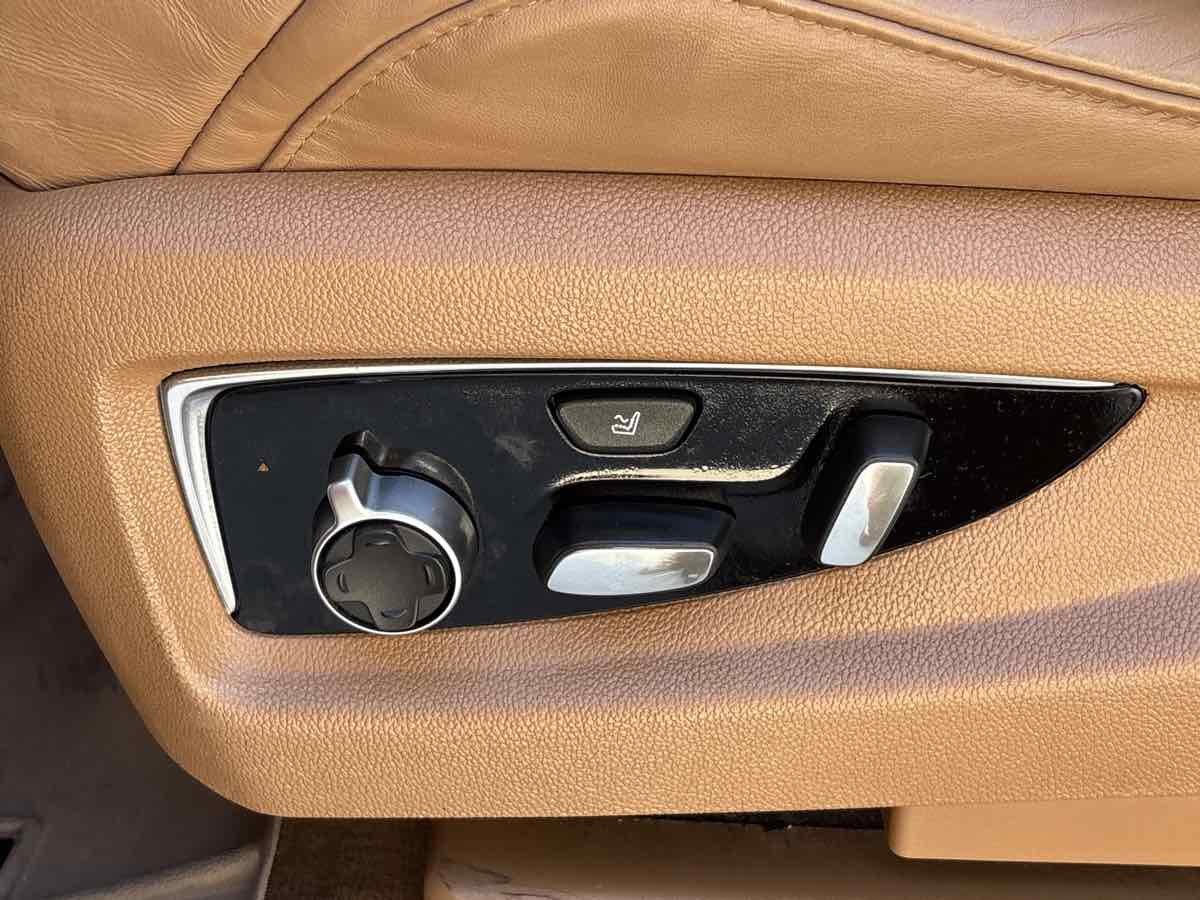 Used 2016 Cadillac Escalade Platinum image 31